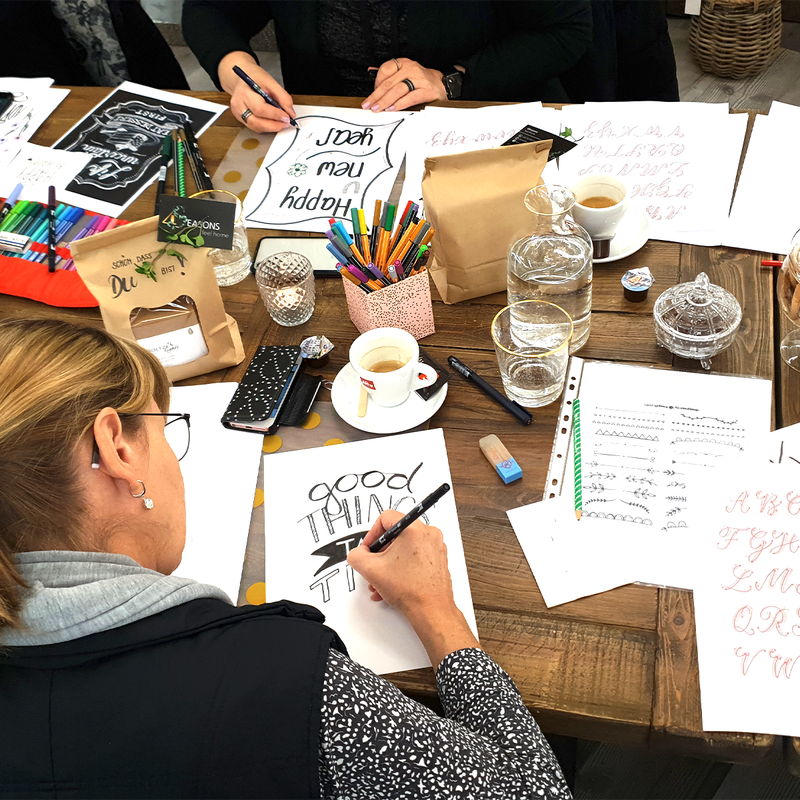 Lettering & Illustration auf Kermaik und Textil