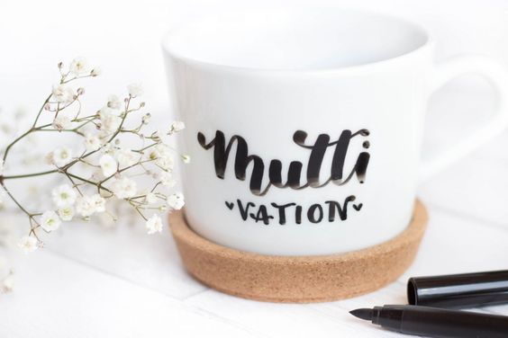 Lettering & Illustration auf Kermaik und Textil