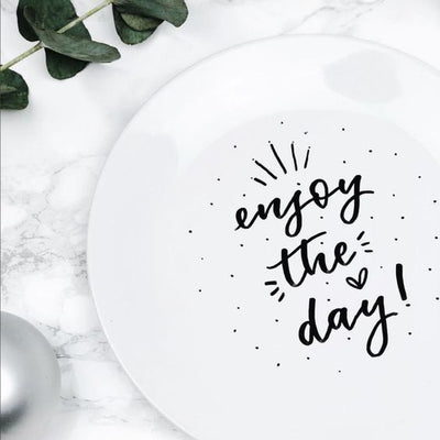 Lettering & Illustration auf Kermaik und Textil